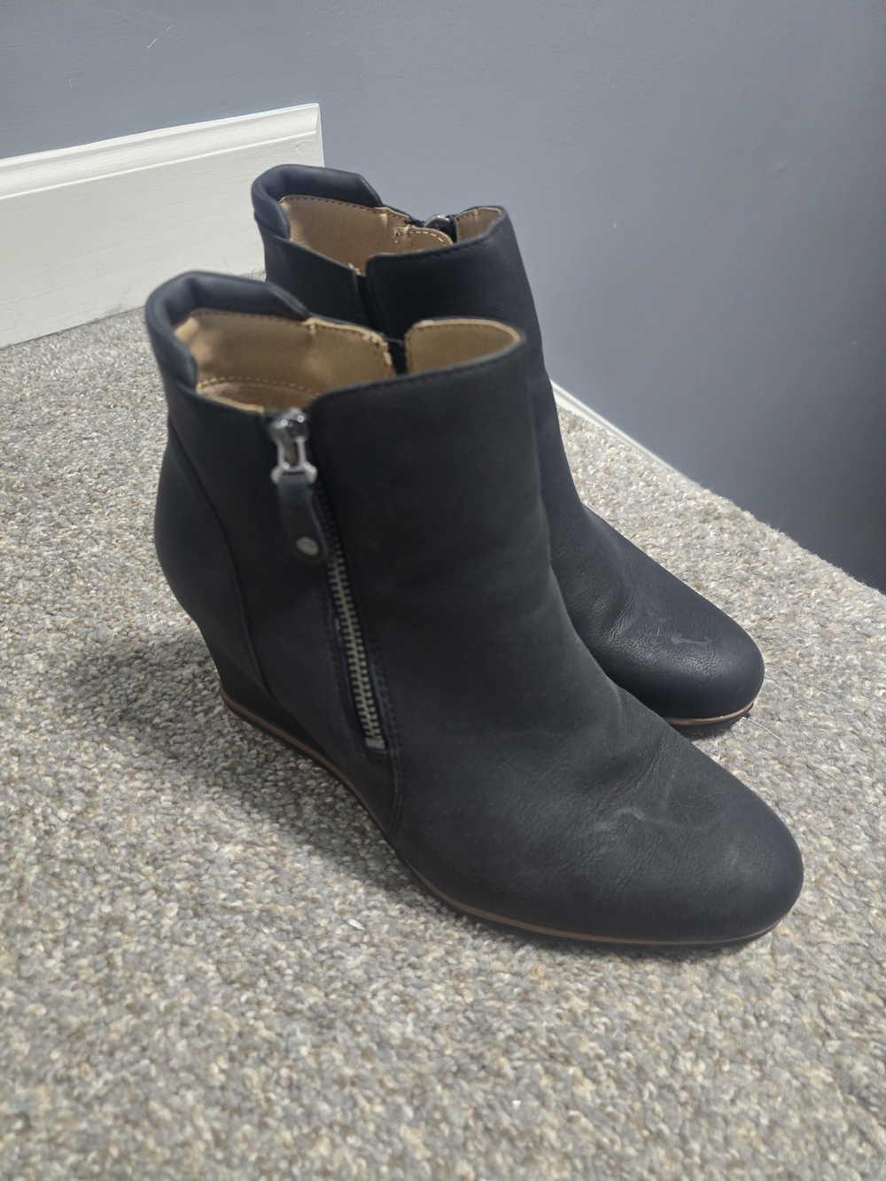 SOUL Naturalizer Black Wedge Ankle Booties with Side Zip